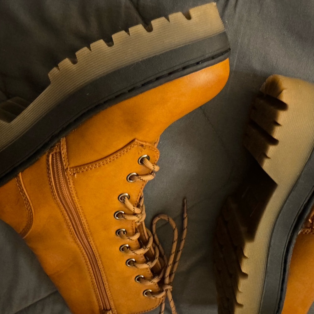 MIA Tan Lace-Up Combat Boots BRAND NEW - Picture 3 of 11